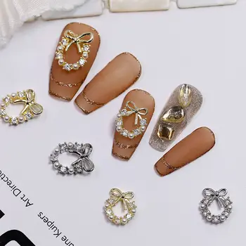 10Pcs Венец Bowknot Pearl Циркон нокти изкуство сексапил 3D сплав коледен венец дизайн кристали нокти кристали DIY нокти декорация