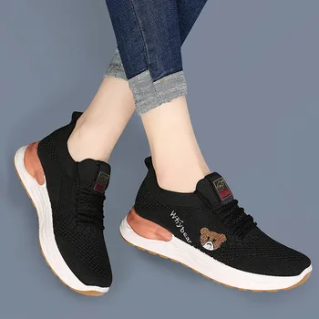 2023 Дамски обувки дишаща мрежа спортни приплъзване удобни обувки карикатура на разстояние бели обувки Zapatillas де Mujer маратонки