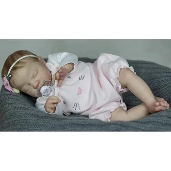 20inch Преродена бебешка кукла Вече боядисана Завършено момиче Август Спяща новородено бебе кукла с ръчно корен коса колекционерска кукла