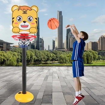 Liftable родител-дете взаимодействие, направени с пластмасови класически детски баскетбол обръч и стойка комплект