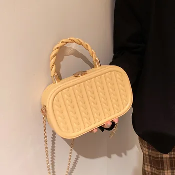 PU кожена релефна преносима верига чанта за рамо проста и универсална диагонална кръстна малка квадратна чанта плътен цвят дамска чанта