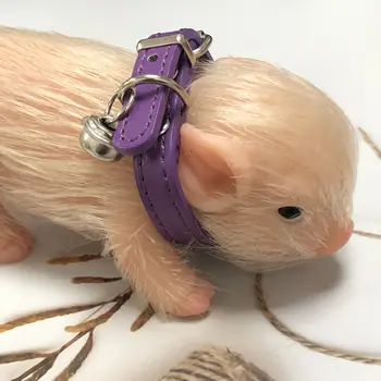 The Whtie Mini Piglet с лилава катарама & Камбани яки В НАЛИЧНОСТ | Силиконово прасенце, преродено прасенце, микросиликоново прасе.