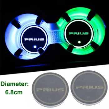 Автомобилен стайлинг 7 цвята LED държач за напитки Водно увеселително влакче за Toyota Prius Emblem Cup Mat Emblem Pad Интелигентна светлина USB зареждане