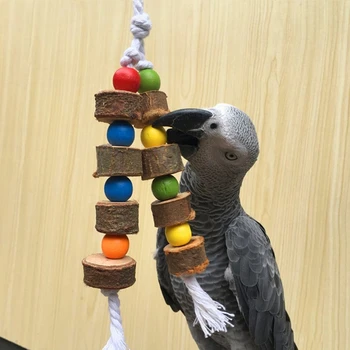 Естествени дървени птици папагал цветни играчки дъвчете ухапване висящи клетки топки две въжета за птица играчка