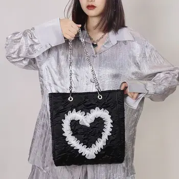 Корейски голям капацитет голяма пазарска чанта за жени Y2k любов сърцето модел верига подмишниците рамо чанта Hottie нагънат чанта дизайнер чанта