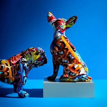 Модерна за творческа статуя на чихуахуа абстрактна боядисана многоцветна смола животински куче скулптура декорация