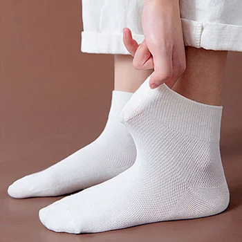 Нови цветни женски чорапи тънки кухи мрежести къси чорапи меки ежедневни дишащи бели модни Harajuku ретро глезена чорапи лято