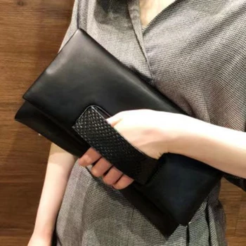 Популярни естествена кожа съединител чанта 2023 нов ръчен чанта женски стил мода малък плик чанта рамо чанта мека кожа