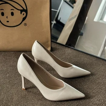Секси дамски обувки със заострени пръсти 2024 Летни обувки на високи токчета Нова дизайнерска рокля Елегантни плитки обувки Парти помпи Femme Zapatos