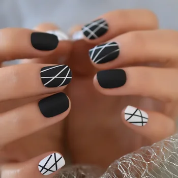 Черен матов кръг фалшиви нокти линия модел матови изкуствени нокти кратко пълно покритие бяло 24pcs изкуствена ongles